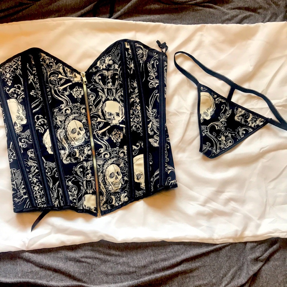 LAST CHANCE! Stunning skull Corset and g-string